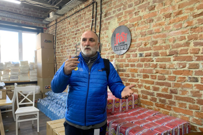 El chef español José Andrés en un espacio situado en la ciudad de Leópolis, en el oeste de Ucrania