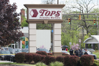 La Fiscalía Federal imputó ayer formalmente a Gendron de diez cargos por crímenes de odio con resultado de muerte