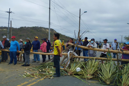 Cuatro días se han replicado los cierres en la vía Jambelí.
