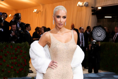 Kim Kardashian posaba con un histórico vestido de Marilyn Monroe en la alfombra roja de la gala del Museo Metropolitano de Nueva York, celebrada el pasado 2 de mayo