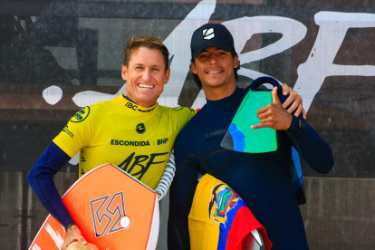 Jericco Rosero junto al histórico Dave Hubbard, luego de su competencia en Chile