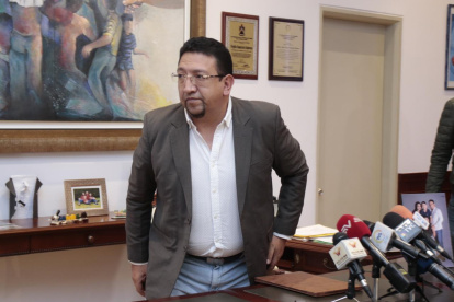 Anuncio. El presidente de la Asamblea anunció que el lunes habrá una sesión.