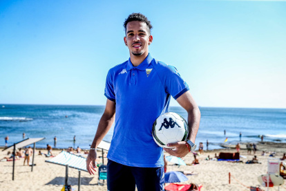 Con apenas 20 años, el zurdo ecuatoriano no ha tenido oportunidades para mostrarse en el balompié europeo.