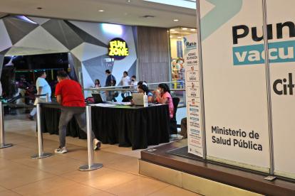 Afluencia. Aún los puntos masivos ce vacunación como el de CityMall muestran una baja concurrencia.