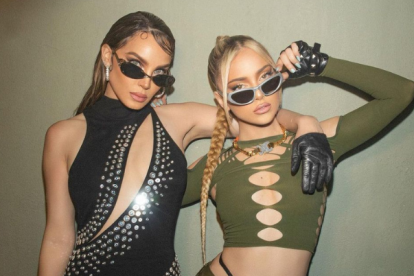 En el videoclip, aparecen las intérpretes simulando ser protagonistas de un videojuego muy similar a Resident Evil