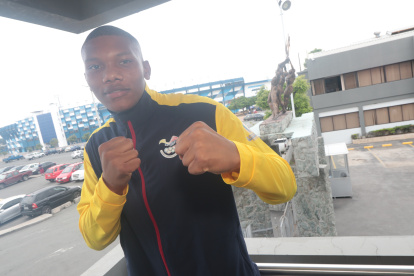 El boxeador del Valle del Chota decidió hacer carrera en el boxeo y no el fútbol donde su tierra tiene ya varios referentes.