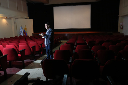 El cine. La sala ‘Enrique Gil Calderón’ está en el quinto piso del edificio sede de la Casa de la Cultura Núcleo del Guayas. Tiene capacidad para 260 espectadores.
