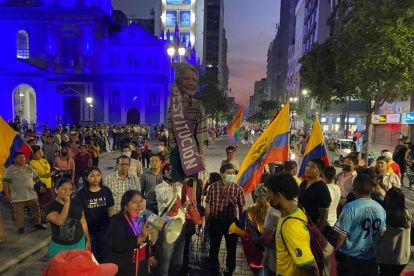 Protesta. Organizaciones indígenas, que dijeron ser guayaquileñas, participaron de una marcha en Guayaquil.