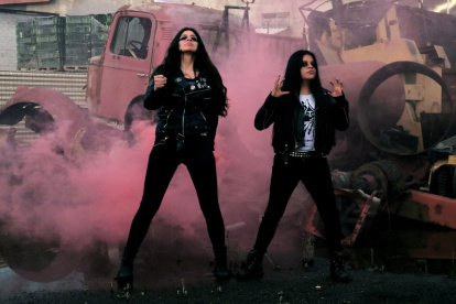 Las artistas representan a las mujeres dentro de la escena roquera del país