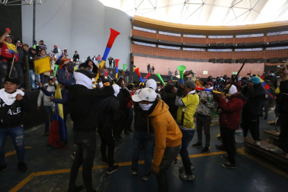 Llegada. Manifestantes indígenas pudieron ingresar a las instalaciones del Agora de la Casa de la Cultura.