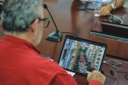 Desde el Puesto de Mando, en la Corporación de Seguridad Ciudadana, se sigue el monitoreo a la ciudad.