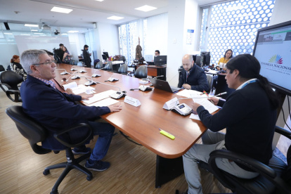 Sesión de la Comisión de Garantías Constitucionales para abordar el tema de la aprehensión de Leonidas Iza.