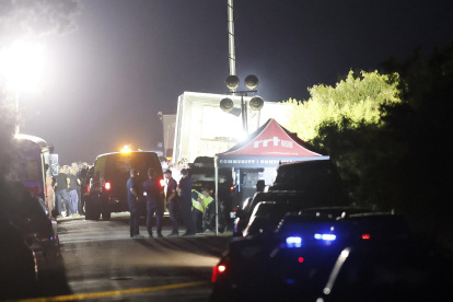 La primera llamada de alerta llegó en torno a las seis de la tarde, hora local, de parte de un trabajador de la zona que escuchó gritos de auxilio
