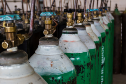 Referencial. Tanques de oxígeno medicinal.