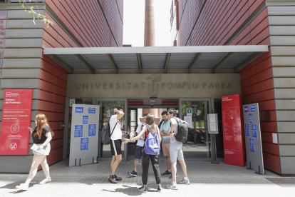 Referencia estudiantes de universidad