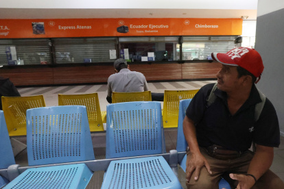 El cierre de ventanillas de algunas cooperativas genera zozobra e incertidumbre en los viajeros.