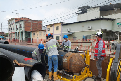 El trabajo de Interagua es constante para rehabilitar el alcantarillado y mantener el sistema funcionando como se debe.