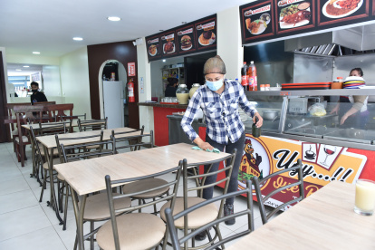 Preocupación. Por los hechos de violencia que se dieron por 18 días, las personas evitaron salir y eso afectó a los restaurantes en Quito.