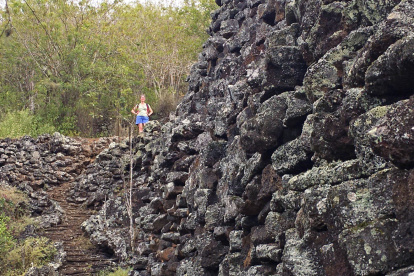 El muro es un atractivo turístico. La ruta tiene, además, senderos con un mirador y una laguna.
