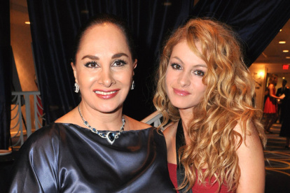 Con su hija, Paulina Rubio.