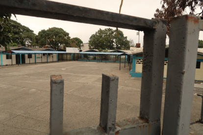 Estado. Así luce parte de la Unidad Educativa Otto Arosemena Gómez. La infraestructura está dañada.