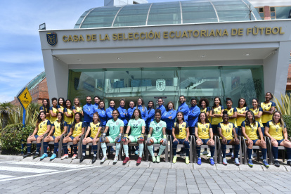 La selección femenina realizó la foto oficial como una de sus últimas actividades previo al viaje a la Copa América.