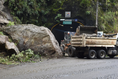 Cinco cantones tienen problemas a causa de lluvias.