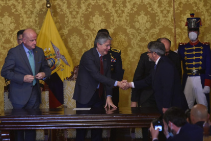 Escenario. Guillermo Lasso posesionó esta tarde al nuevo ministro de Salud tras la salida de Ximena Garzón.