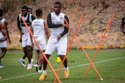 Jhon Cifuente, delantero de Barcelona, se afina físicamente para el inicio de la segunda etapa de la LigaPro.