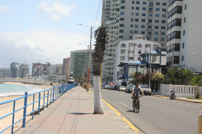 LA FALTA DE MANTENIMIENTO DEL MALECÓN DE LA CIUDAD AFECTA Y AHUYENTA AL TURISMO |