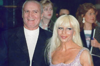 Foto fechada el 14 de junio de 1995 de Gianni Versace y su hermana Donatella.