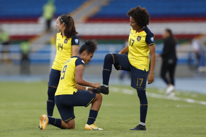 Las jugadoras de la Tricolor femenina y el especial festejo con Joselyn Espinales tras marcar un golazo en la victoria ante la selección boliviana.