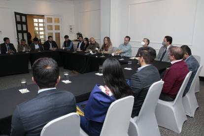 Encuentro. Participación Ciudadana se reunió ayer con un grupo de aspirantes a la Alcaldía de Quito.