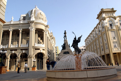 Plaza de la Administración, donde se levanta el edificio principal del Municipio de Guayaquil.