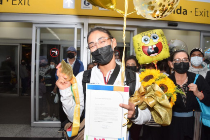 La patinadora de velocidad ecuatoriana arribó a Guayaquil, el martes 12 de julio.