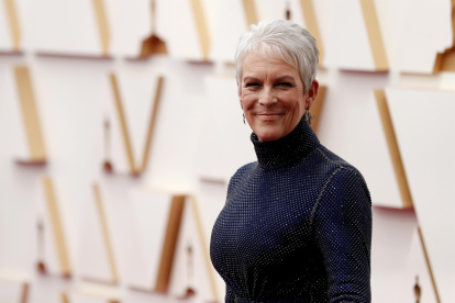 Jamie Lee Curtis mientras posa en la 94ª ceremonia anual de los Premios de la Academia en el Dolby Theatre de Hollywood