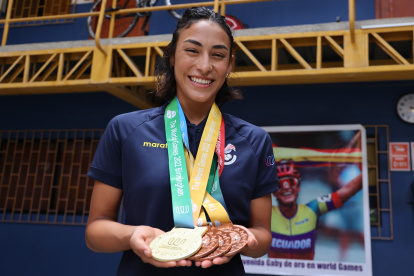Vargas posa orgullosa con las cuatro medallas conseguidas en los Juegos Mundiales de Birmingham, en Estados Unidos.
