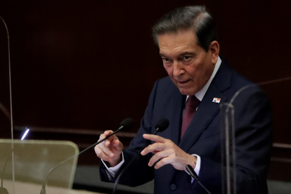 El el presidente de Panamá, Laurentino Cortizo, pide calma a los protestantes.  EFE/ Bienvenido Velasco