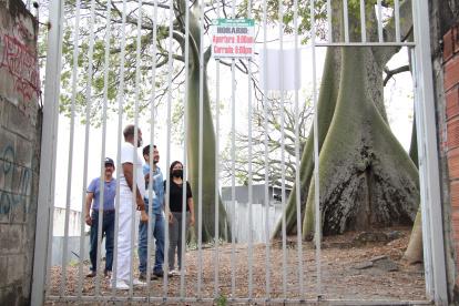 Los controles de acceso han permitido que los residentes de Samanes 1 recobren algo de la tranquilidad perdida por la inseguridad; pero dicen que  los problemas no han sido superados totalmente.