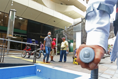 De los trabajadores que no están enrolados a una empresa, no todos se afilian al IESS. Hay un grupo que adquiere pólizas de jubilación privada.