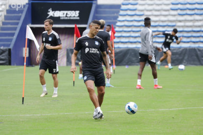 Mauro Quiroga anotó dos goles en el último juego de los azules por Copa Ecuador.