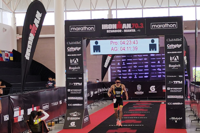 Andrés cruzó la meta como el tricolor  mejor ubicado tras los 1.9 km de  natación, 90 km de bicicleta y  y 21k de carrera.