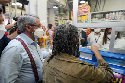 El ministro de Salud, José Ruales, durante la demostración del plan de externalización de farmacia el pasado 15 de julio.