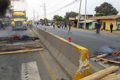 La protesta impidió la paso de los automotores.