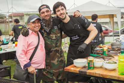 Capacitaciones profesionales, concursos, venta de artículos para parrillas, comida parrillera asada, bar cervecero, música en vivo, sorteos, fútbol tenis y otras actividades forman la propuesta de la quinta edición de ParrillaFest.