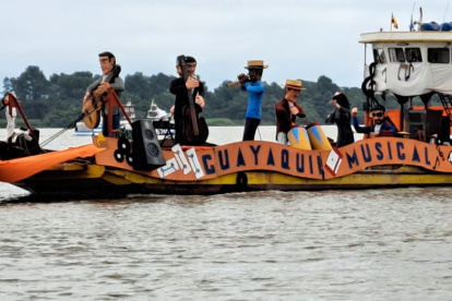 Se rinde homenaje a Guayaquil en sus 487 años de fundación