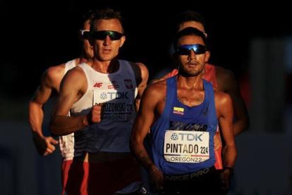 Pintado estuvo liderando una parte de la competencia de los 35 kilómetros marcha del Mundial, incluso tuvo detrás suyo al ganador, el italiano Massimo Stano.