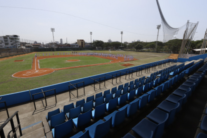 En 45 días ya se podrá utilizar el gramado del diamante del Yeyo Úraga con el objetivo de que el césped esté bien enraizado.