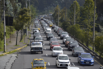 Quito. El tráfico vehicular recurrente ha afectado la vida de los capitalinos.