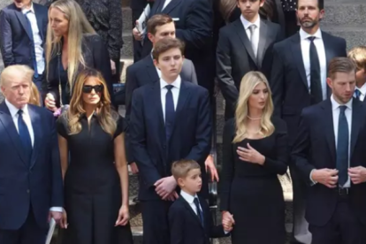 El expresidente de Estados Unidos Donald Trump durante el entierro de su primera esposa, Ivana Trump